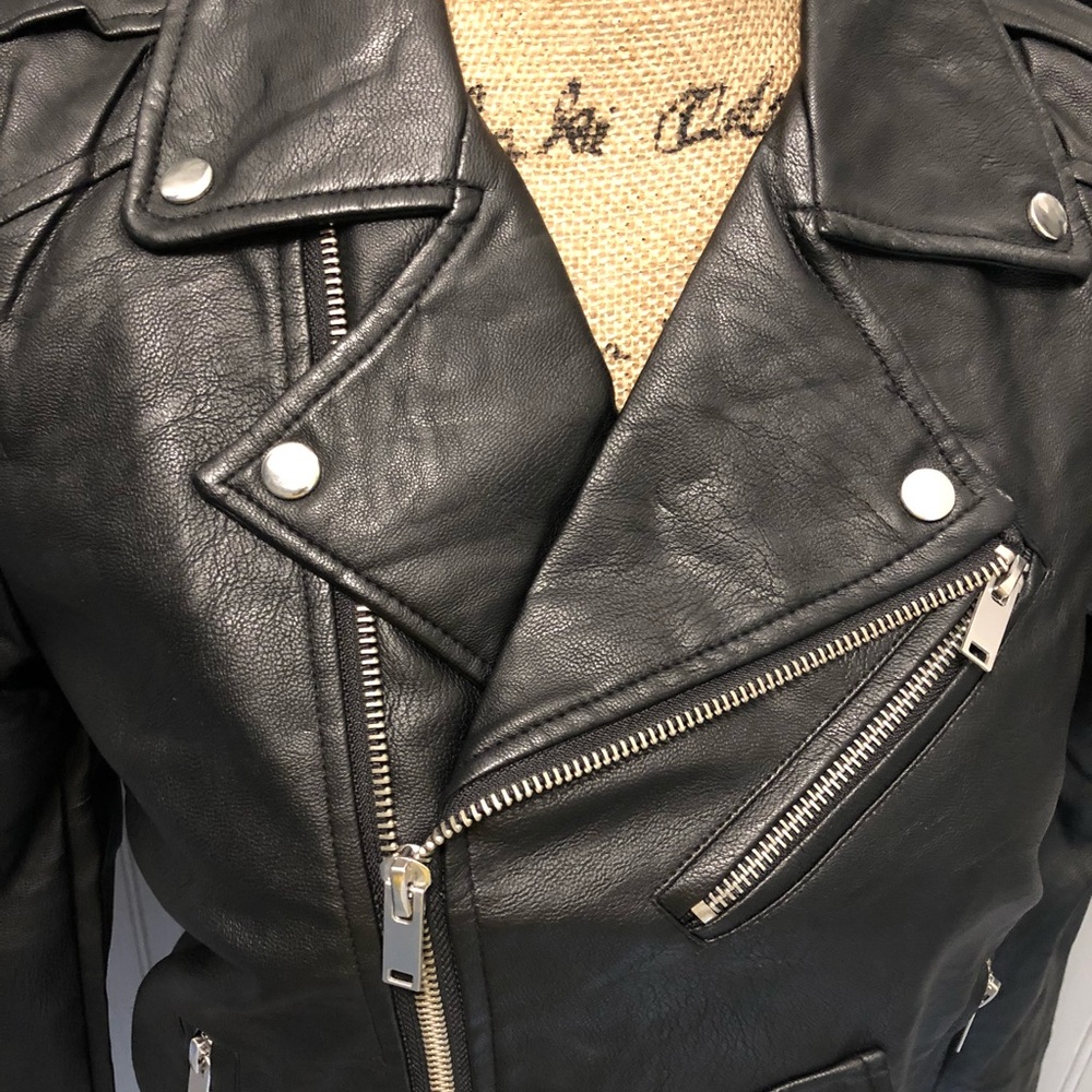 🌟HOST PICK🌟Moto Jacket In Faux Leather - Picture 6 of 8